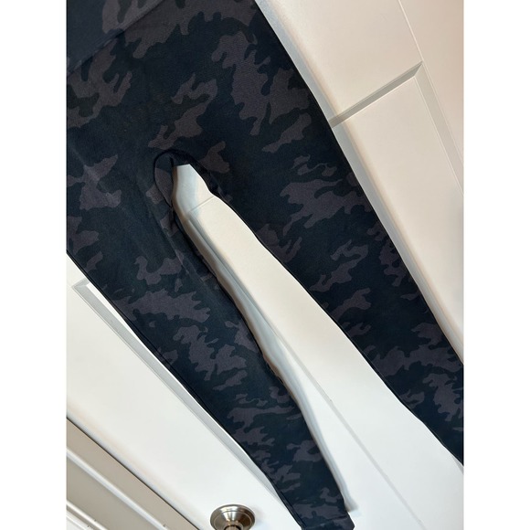 Spanx Women's Seamless Camo Ankle Legging Stretch Pull on Multicolor Size Small - Picture 5 of 13
